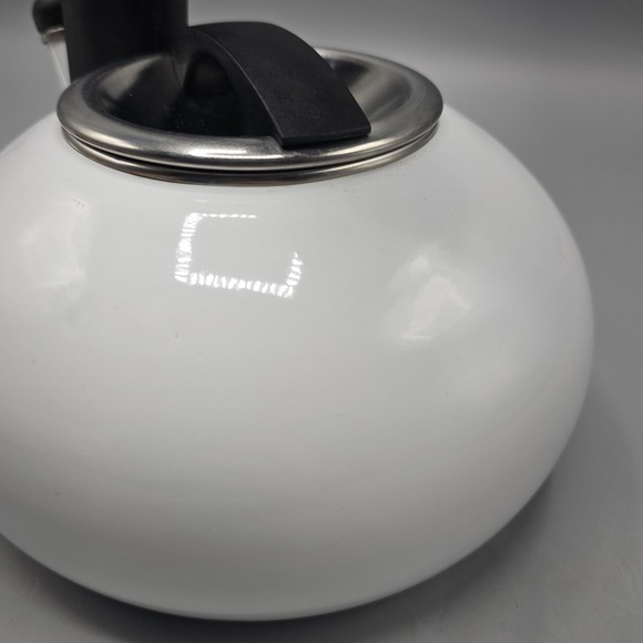 Kitchenaid White Whistling Tea Kettle 1.5 Quart - Picture 3 of 14